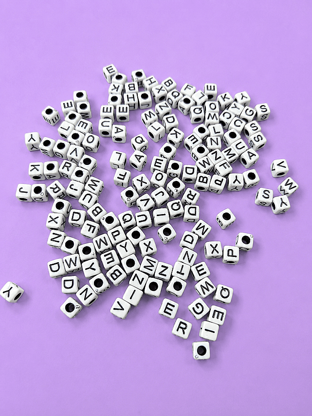 6x6 mm Harf Boncuk 100'lü Paket – Beyaz Kare Alfabe Boncuğu Takı Yapımı ve DIY Malzemesi - 2